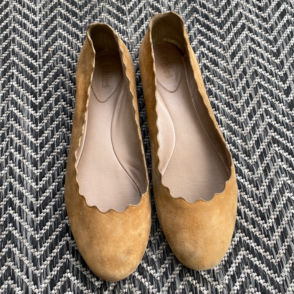 Chloe scalloped flats